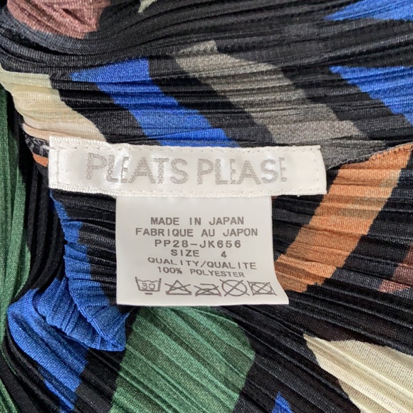 SOLD. PLEATS PLEASE Issey Miyake Top - Picture 9 of 10